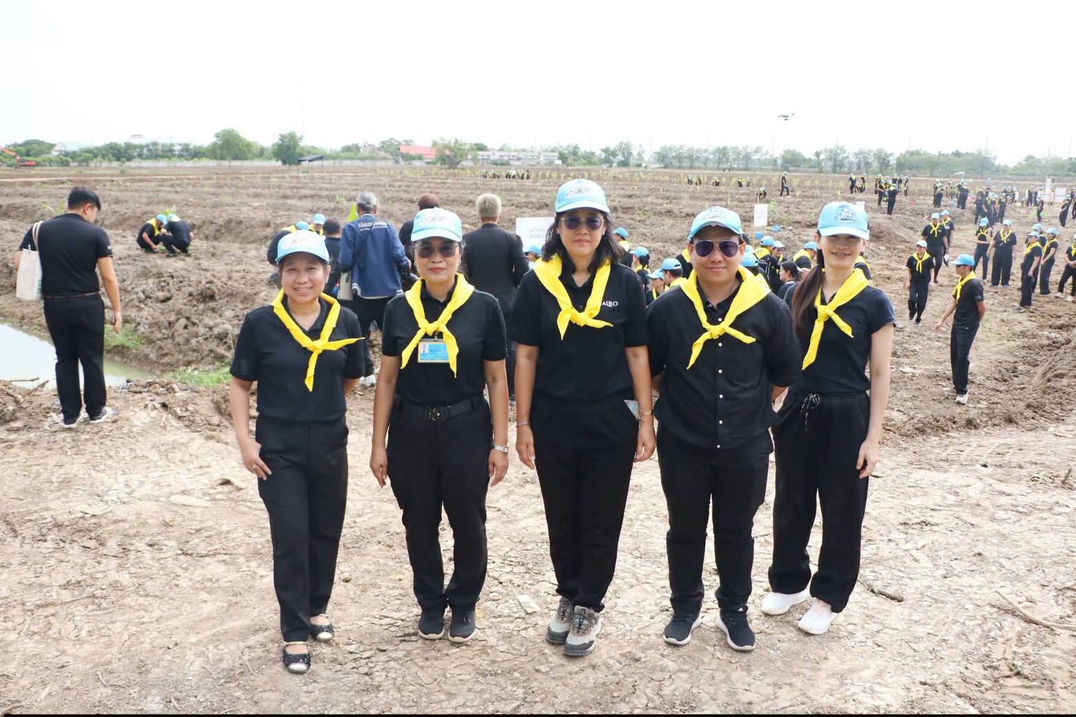 title - ส.ป.ก. ร่วมกิจกรรมโครงการจิตอาสาพัฒนาด้านการเกษตร กษ. เฉลิมพระเกียรติสมเด็จพระนางเจ้าฯ พระบรมราชินี เนื่องในโอกาสมหามงคลเฉลิมพระชนมพรรษา 4 รอบ 3 มิถุนายน 2569 ณ ศูนย์ส่งเสริมและพัฒนาอาชีพเสริมนอกภาคการเกษตร (ศูนย์ศิลปาชพบางไทรฯ เดิม)